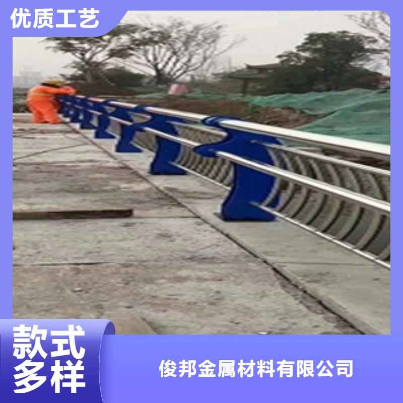 护栏桥梁防撞立柱实体诚信厂家