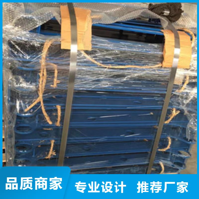 立柱不锈钢复合管道路景观护栏应用广泛