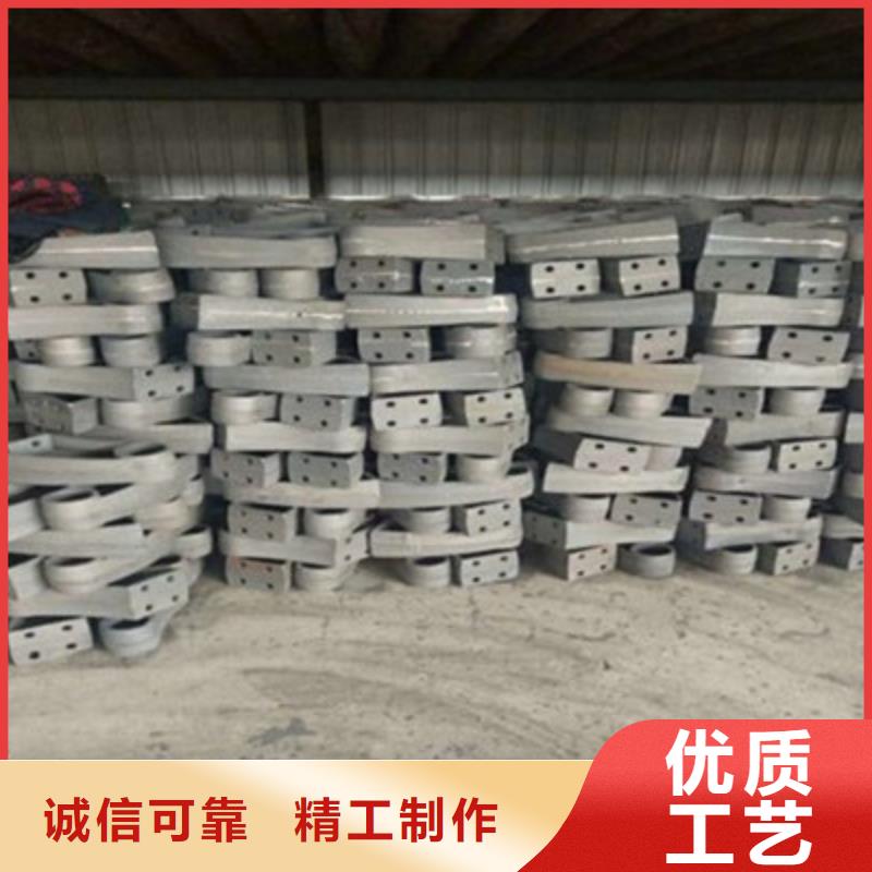 桥梁灯光防撞护栏国道抗冲击围栏厂家品控严格