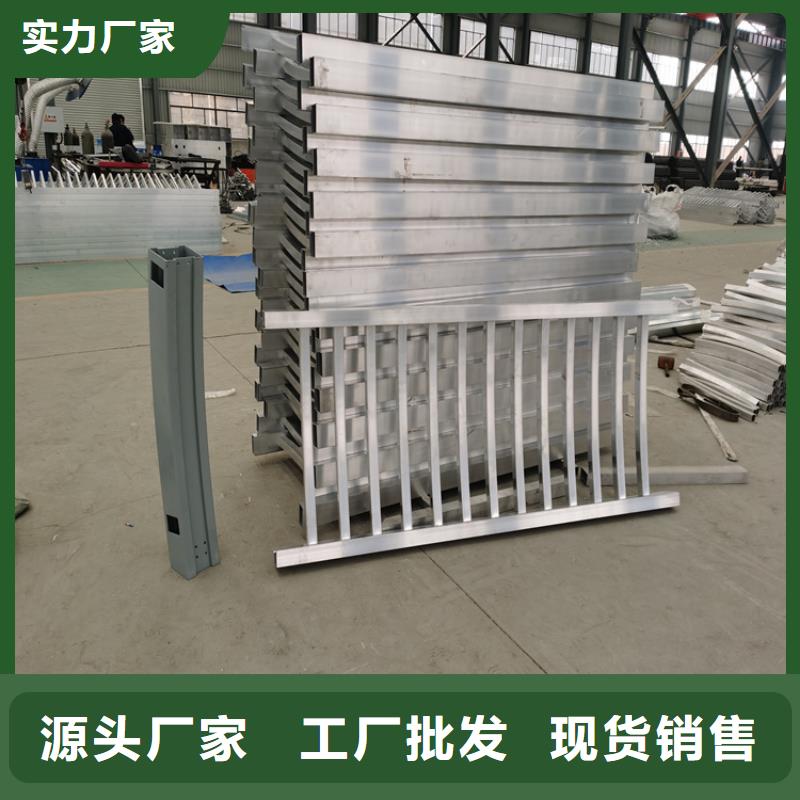 Q235钢板河道防撞立柱展鸿护栏生产速度快