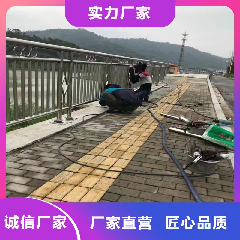 碳素钢复合圆管防护栏整体稳定性好