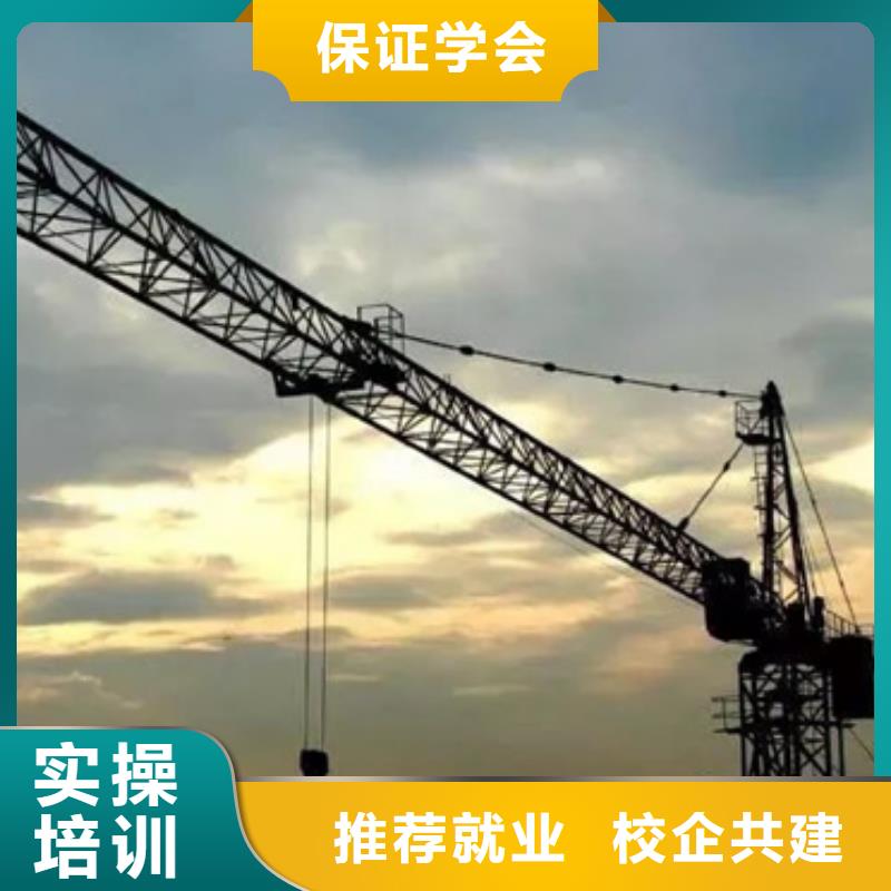 【挖掘机培训】_哪里能学厨师烹饪实操教学-虎振技工学校(南充市分公司)|覆盖地域阆中|蓬安|甘孜|宜宾|广元|乐山|资阳|阿坝