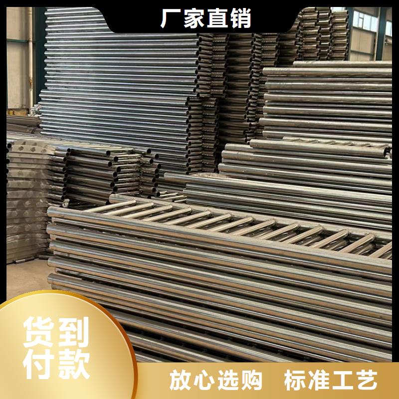 港桥梁两侧防撞护栏工期短