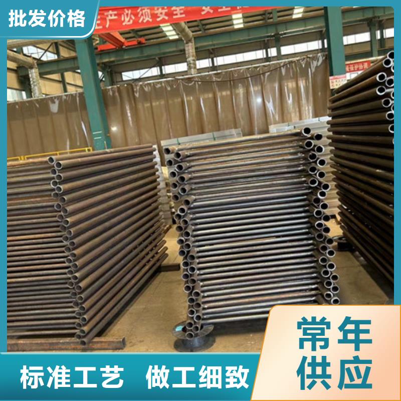 重信誉钢板包厢防撞护栏厂商