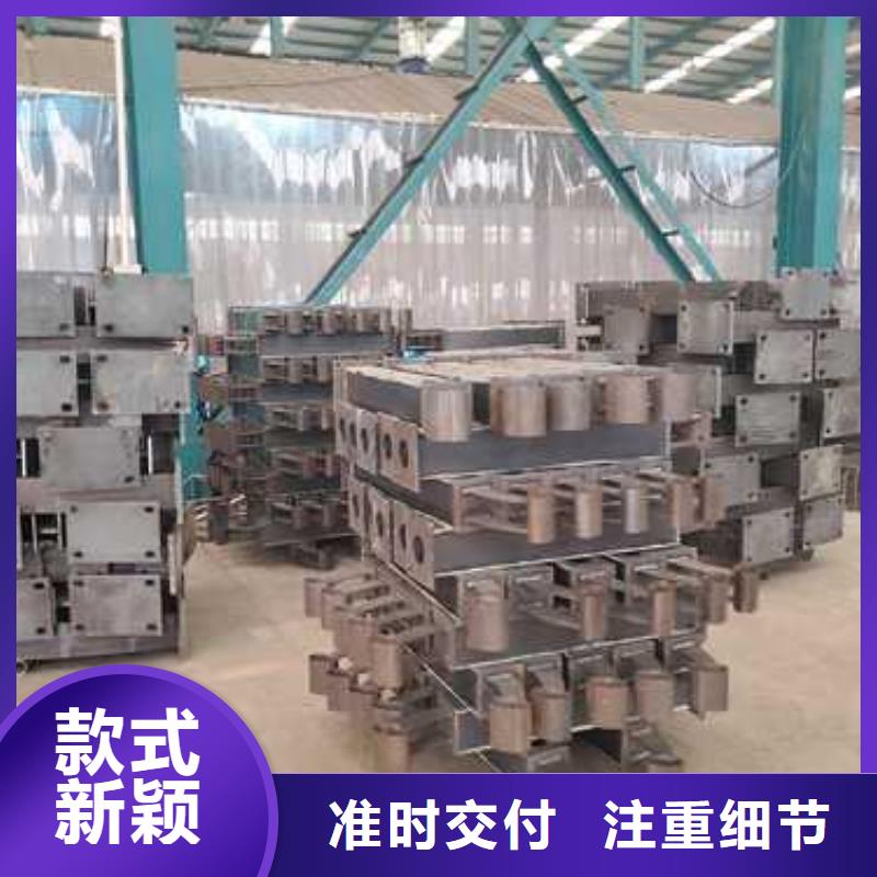 【道路护栏,河堤防撞护栏厂家直销大量现货】
