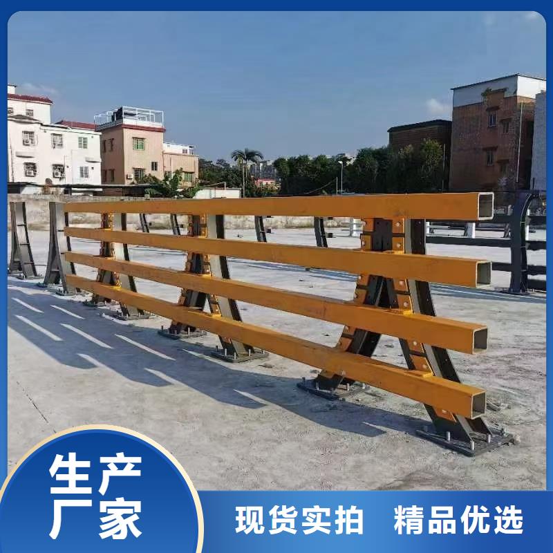 钢背木护栏驰越【道路护栏】,灯光防撞护栏厂家实力大