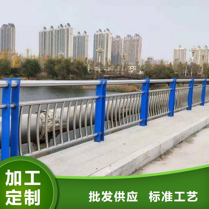 防撞护栏性能稳定，耐腐蚀,使用寿命长