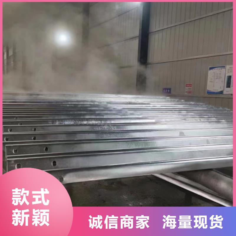 发货及时的
SA/HA级三横梁四横梁桥梁护栏
生产厂家